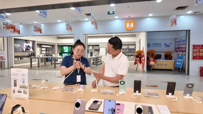 利津:電子產(chǎn)品銷售火爆 &ldquo;后高考經(jīng)濟(jì)&rdquo;升溫